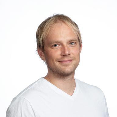 Mikael Anttinen, Lääketieteen lisensiaatti, Lääketieteen ja kirurgian tohtori, Urologian dosentti — Pihlajalinna