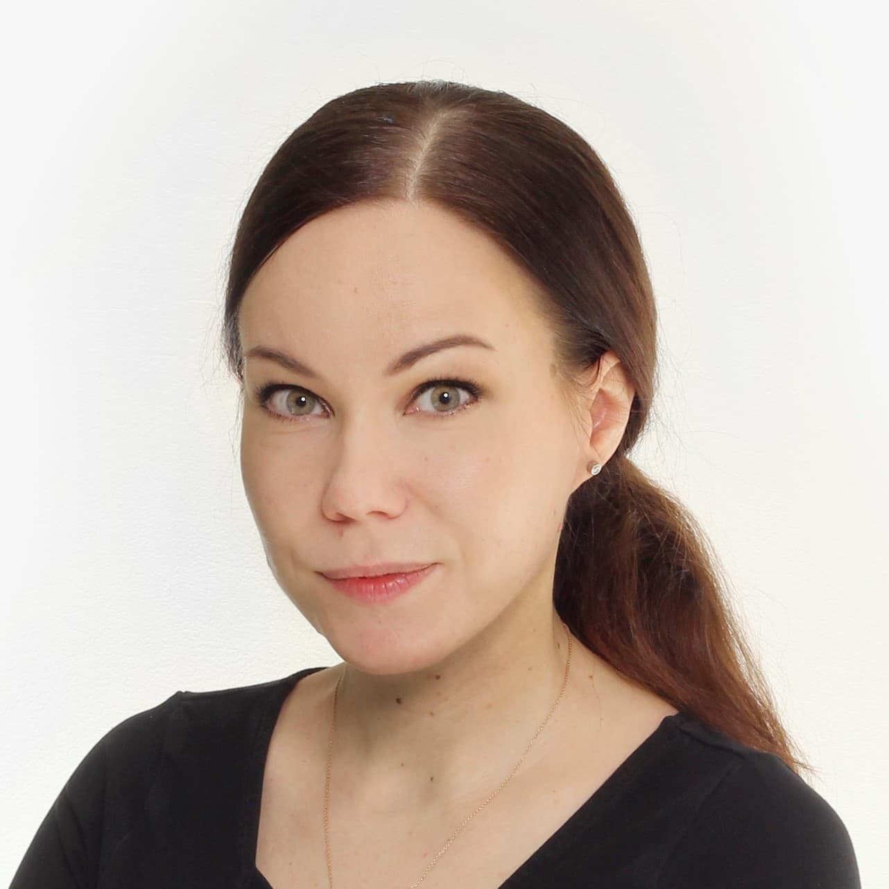 Suvi Parviainen — Pihlajalinna