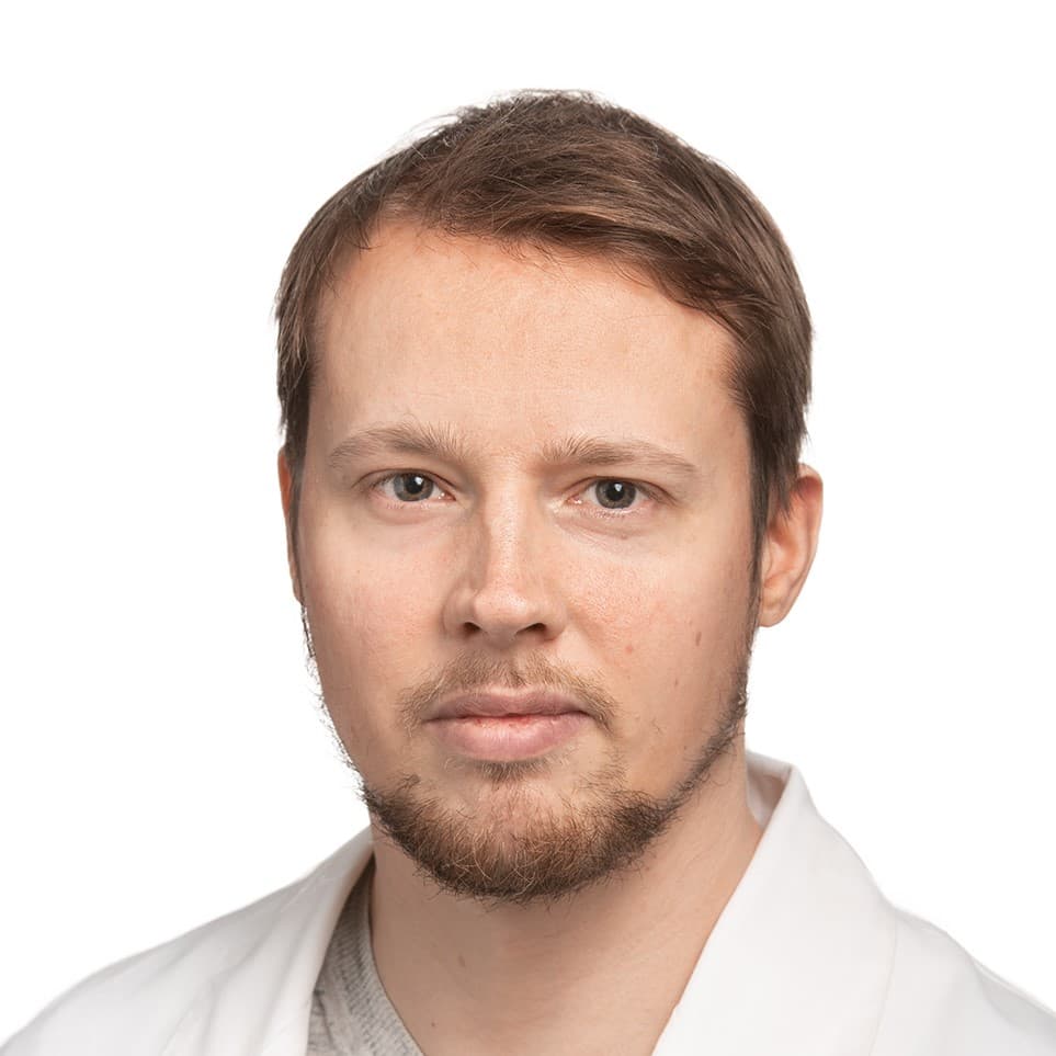 Jere Majamaa Lääketieteen lisensiaatti — Pihlajalinna