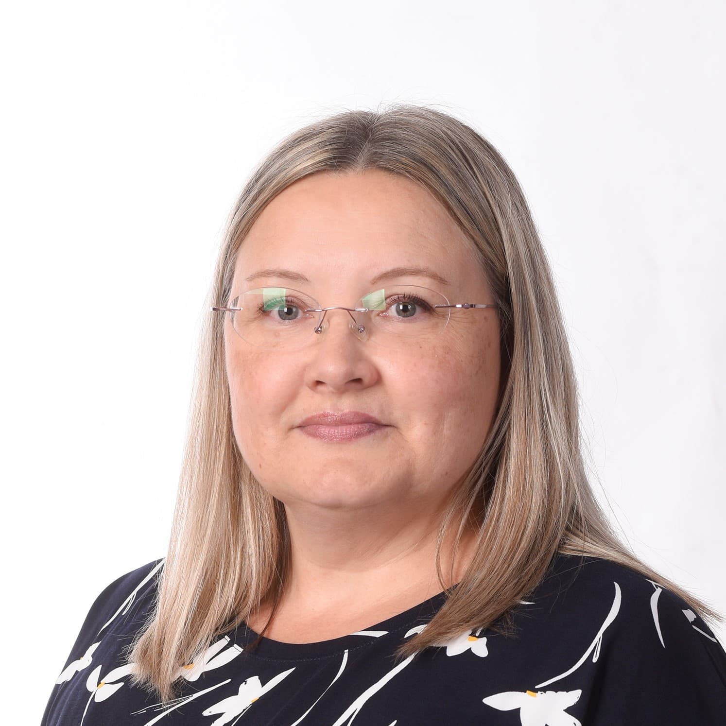 Nina Kyyhkynen  — Pihlajalinna