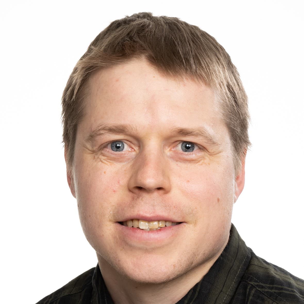 Niko Metsämuuronen  — Pihlajalinna