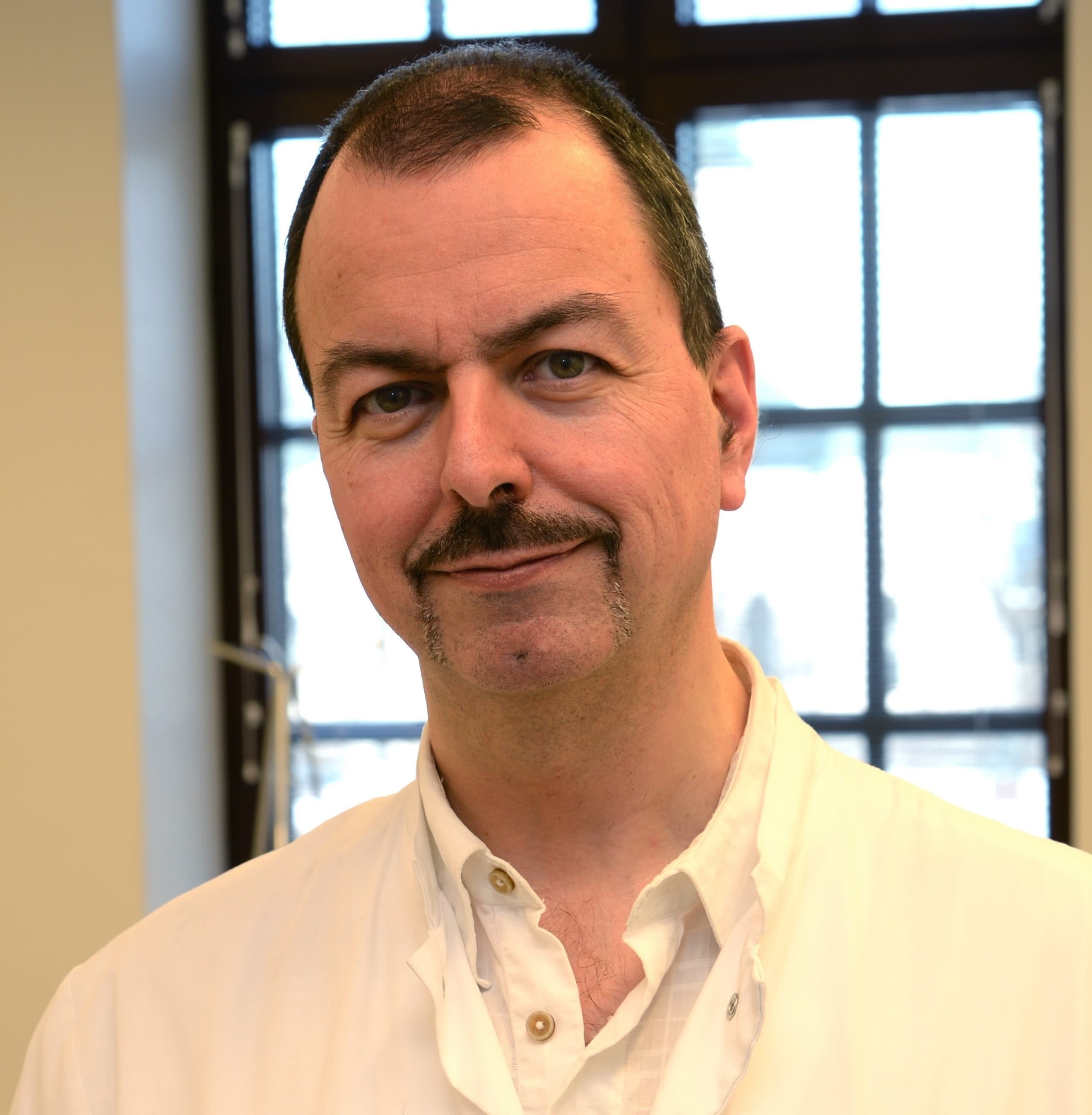 Thanos Sioris Dosentti, Lääketieteen tohtori — Pihlajalinna