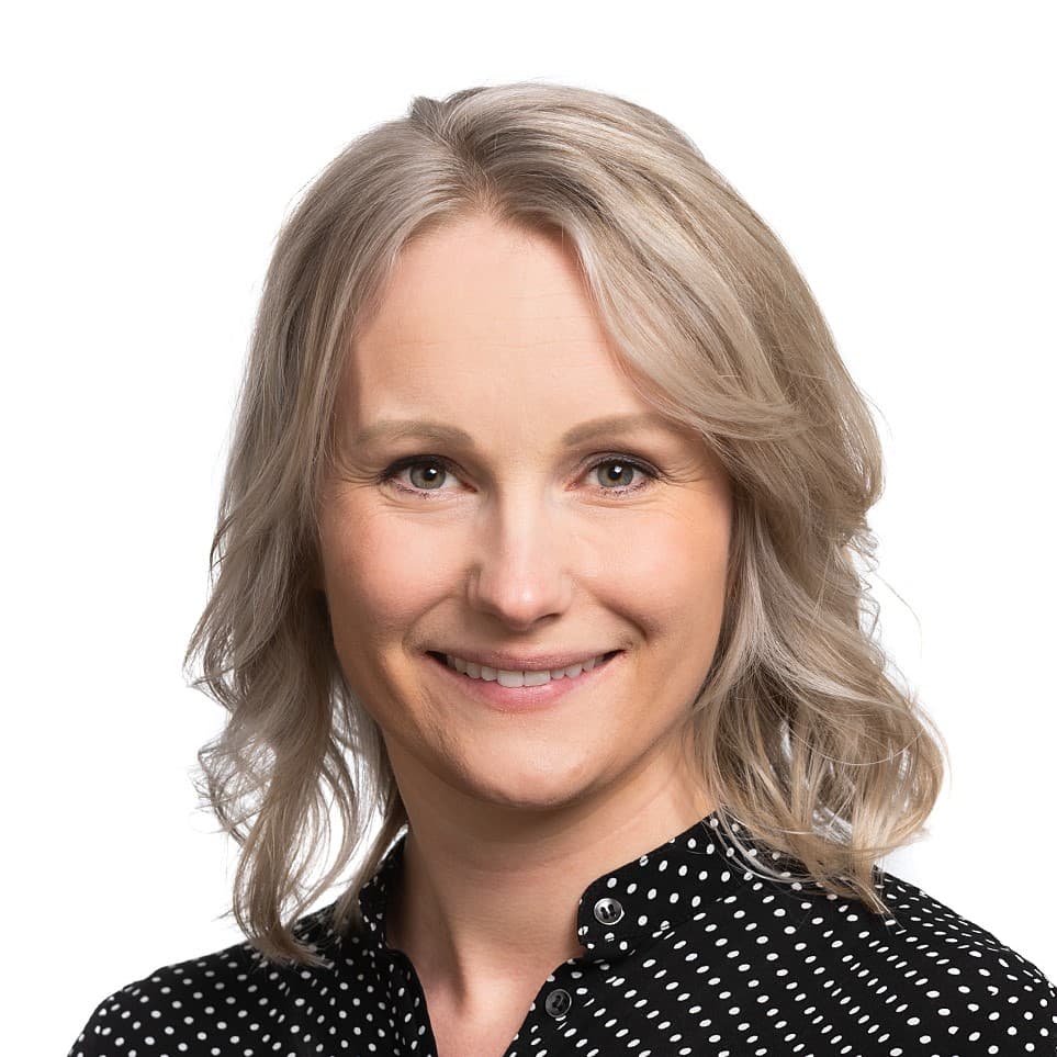 Kerttu Toivo Lääketieteen tohtori, Lääketieteen lisensiaatti — Pihlajalinna