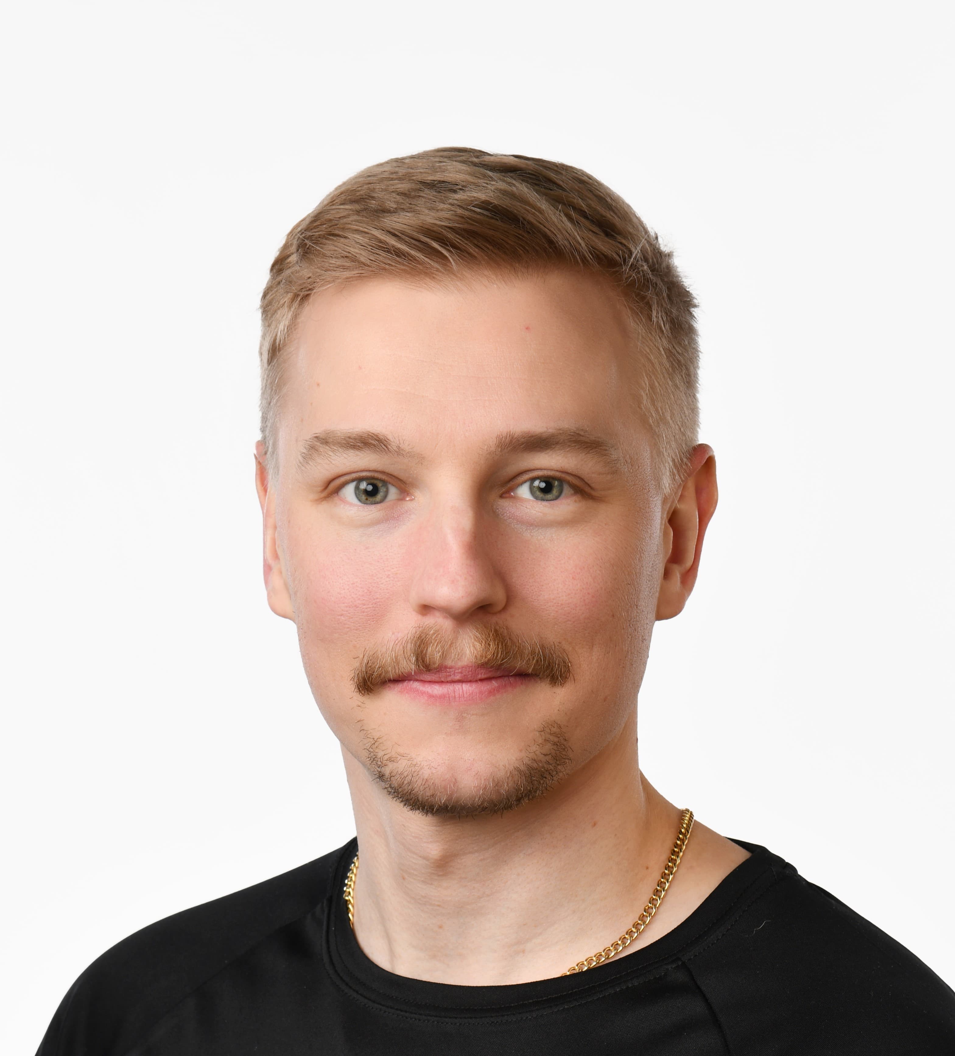 Aleksi Nenonen — Pihlajalinna