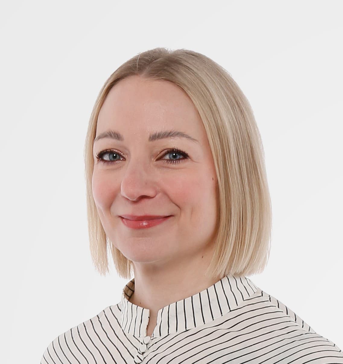 Laura Mäkinen — Pihlajalinna